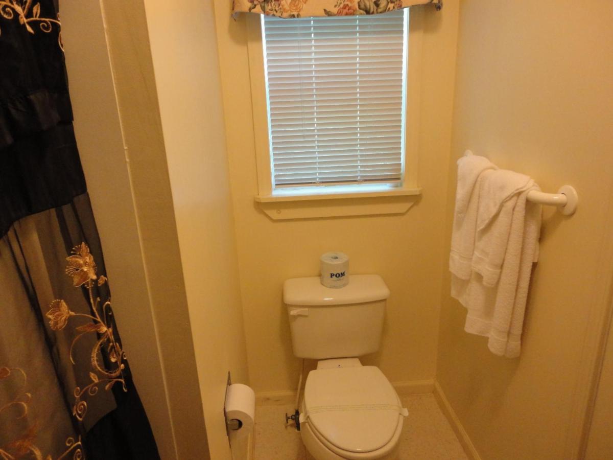 Theater Motel — photo 7