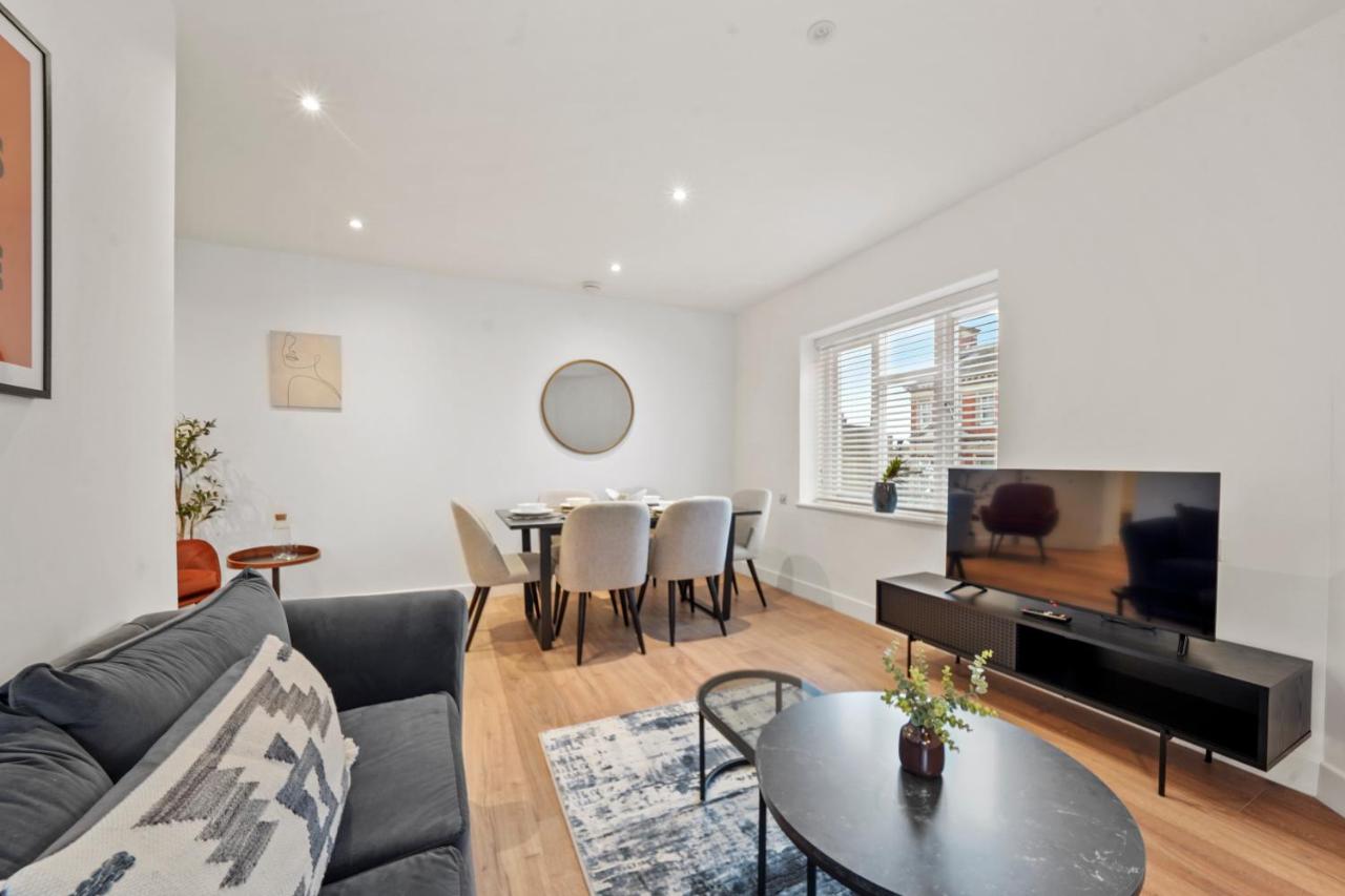Stylish & Spacious Modern Apartments near Dalston Kingsland Station - by Short Stories London - 5