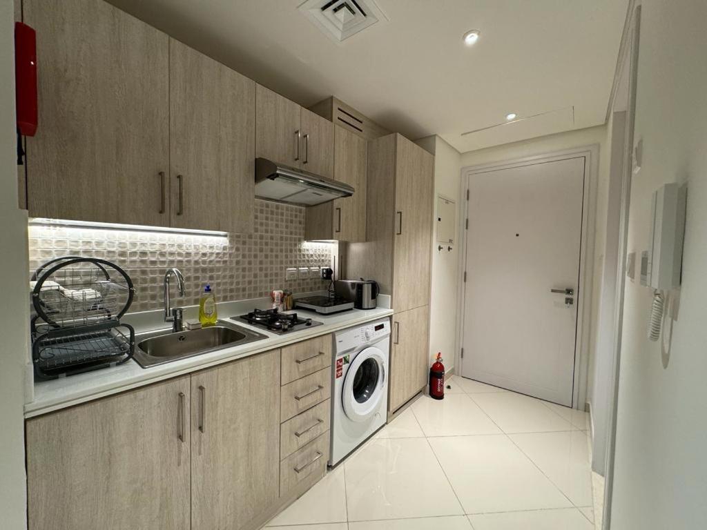 Beachside Bliss: Stylish New Studio at Seven Palm - 5