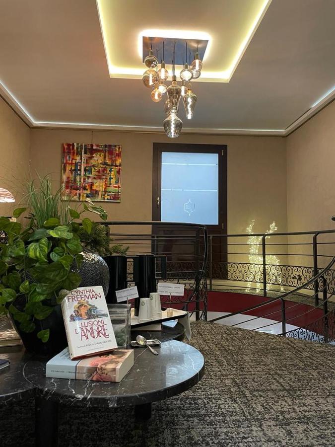 Hotel Plaza photo