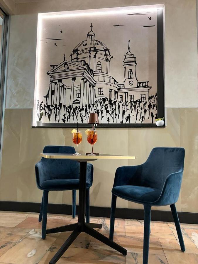 Hotel Plaza photo