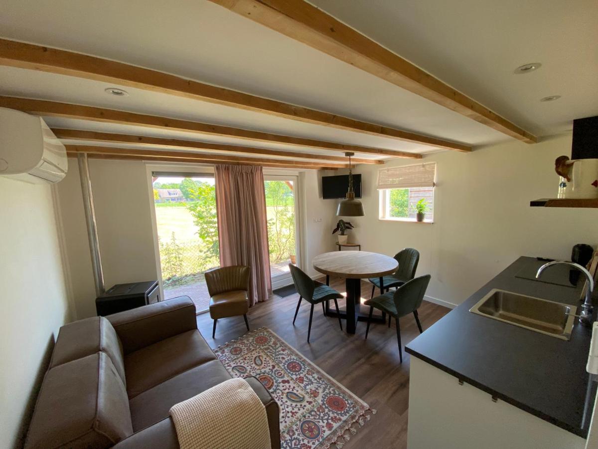 Een keuken of kitchenette bij Boerderijlodge met hottub