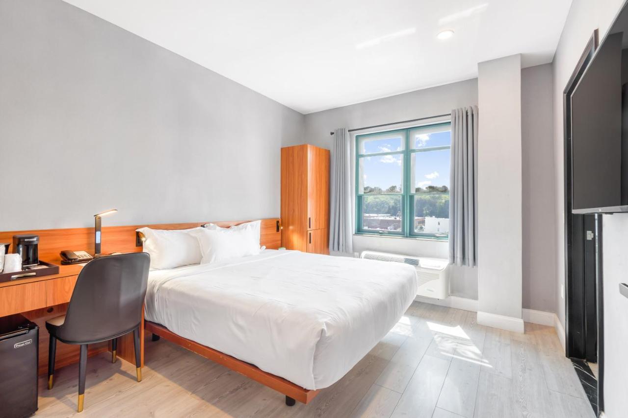 Liberty View Brooklyn Hotel — photo 9