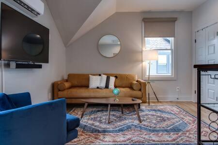 Modern East Nashville Townhome & Garage - 2