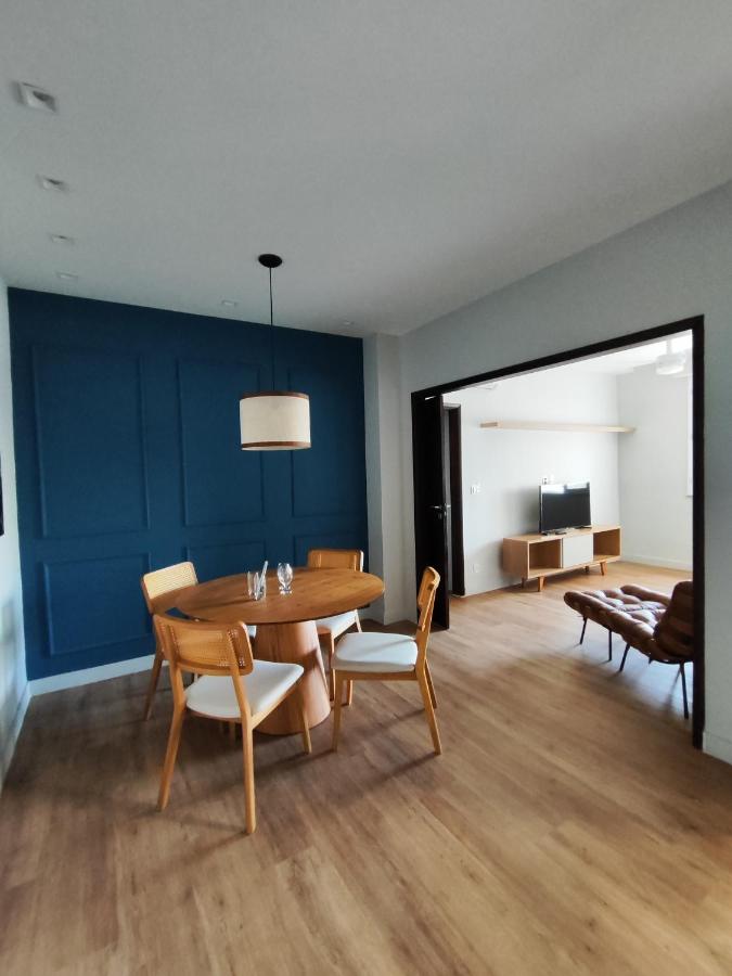 A uma quadra da praia de Copacabana - 4