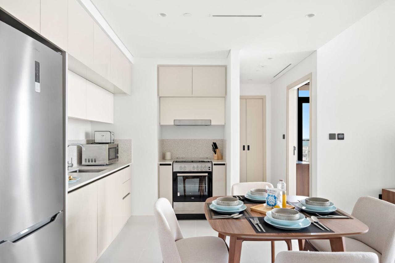 Silkhaus Vacation Homes Sunset & Sea View in a Tower Private Beach - 5