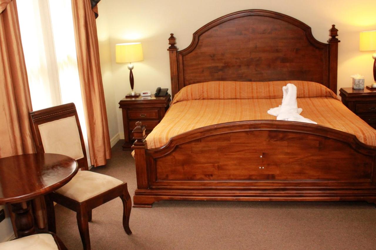 Sportsmens Lodge photo