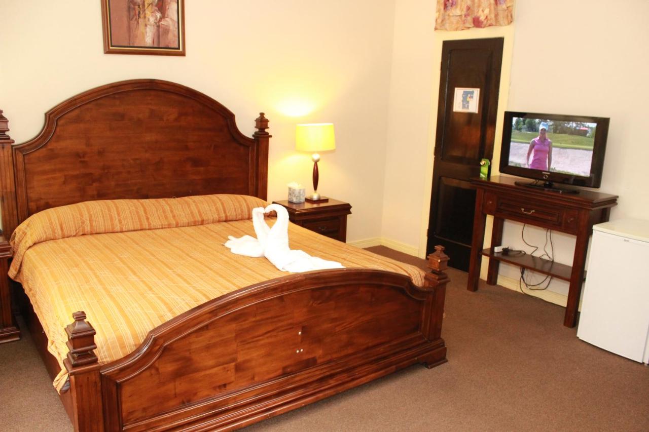 Sportsmens Lodge photo