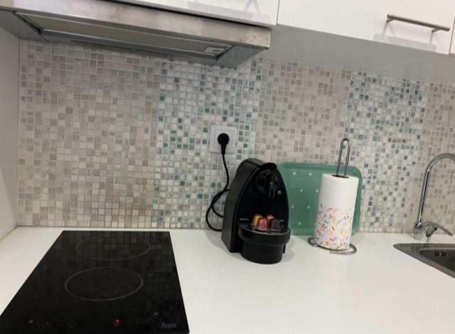 Fantastic 1 Bedroom Apartment at Roma Avenue - 1B - 2