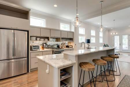 Family Home in 12 South, Mins to Local Favorites, Screened in Porch, Walk to Shopping in 12 South, 10 Minutes to Broadway, Dedicated Parking, Perfect for Families, 24 Hr Hospitality - 3