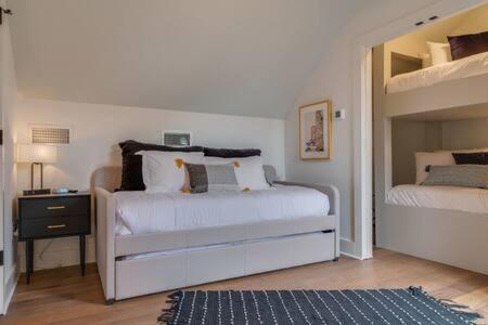 Near Downtown Gem - Rooftop, Garage & Walk To It All! - 4