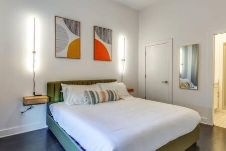 Stylish 4 Bed with Rooftop, Garage Near Hot Spots Less Than 5 Mins to Belmont, 10 Mins to Broadway, 24 Hour Hospitality Team, Perfect for Groups, Available for Long Term Rental - 3