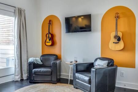 Stylish 4 Bed with Rooftop, Garage Near Hot Spots Less Than 5 Mins to Belmont, 10 Mins to Broadway, 24 Hour Hospitality Team, Perfect for Groups, Available for Long Term Rental - 5