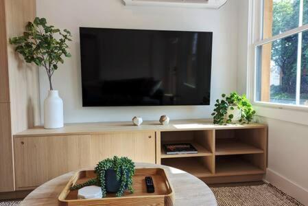 The Vinyl at Music Row - 5