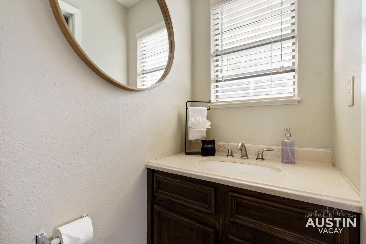 Walk to Zilker Patio w a View Elevated Balcony - 3