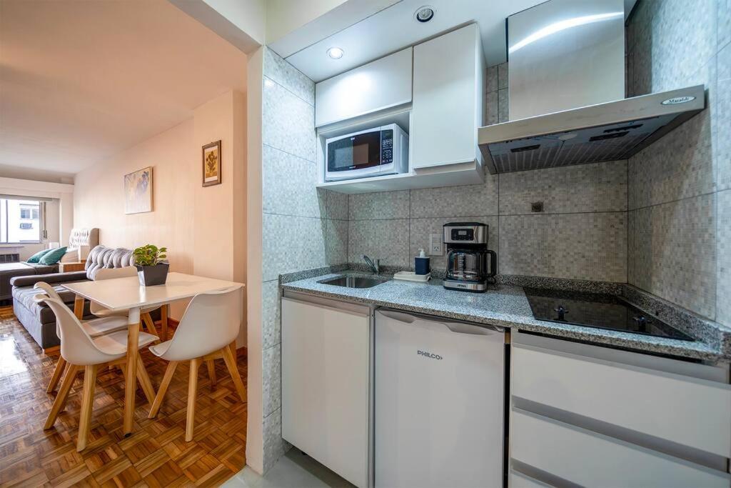 Amplio y luminoso monoambiente en el centro - 3