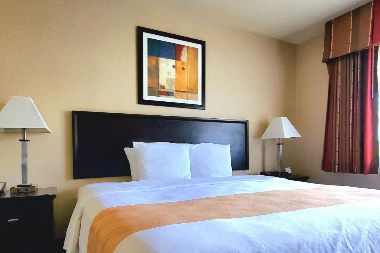 Shadow Park Inn & Suites — photo 16