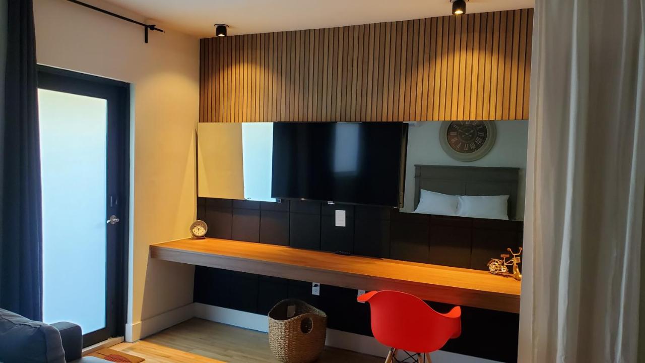 Casa Cuba in Little Havana, Brickell, Calle 8 and 10 minutes to the Beach FREE PARKING - 3