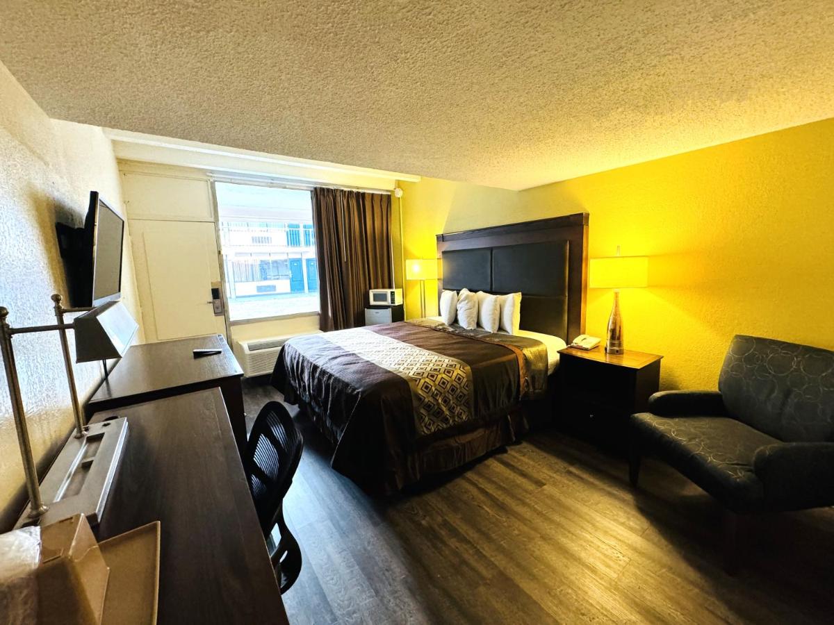 James River Inn & Suites — photo 13