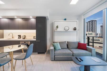 Explore Miami's Heat - Cozy Studio POOL & GYM - 3