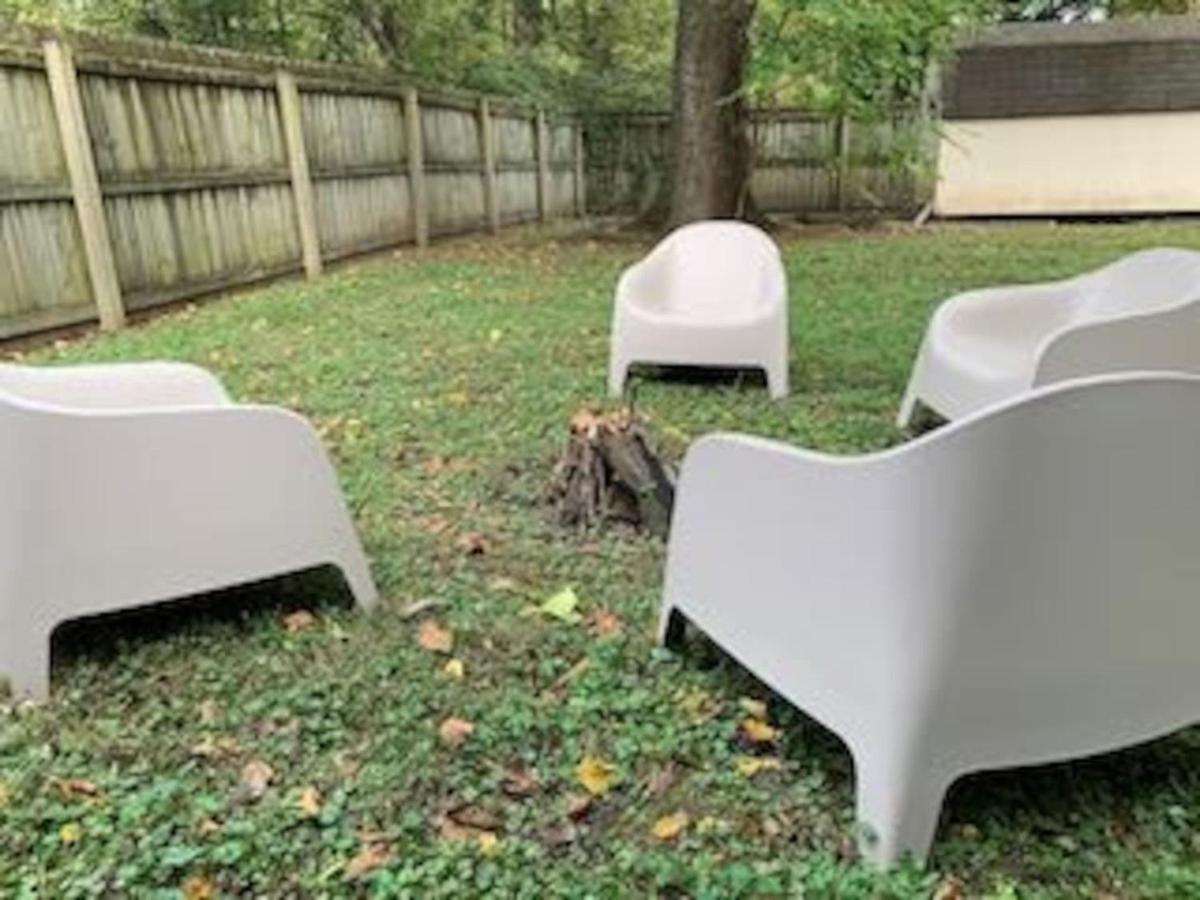 Hangout House play, work, and visit - 3