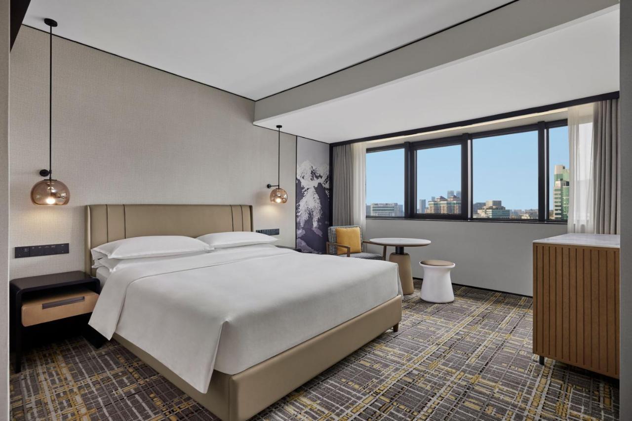 Sheraton Chengdu Lido Hotel photo