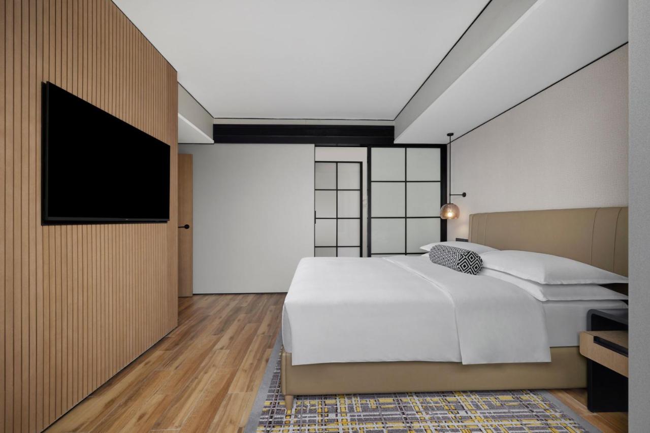 Sheraton Chengdu Lido Hotel photo