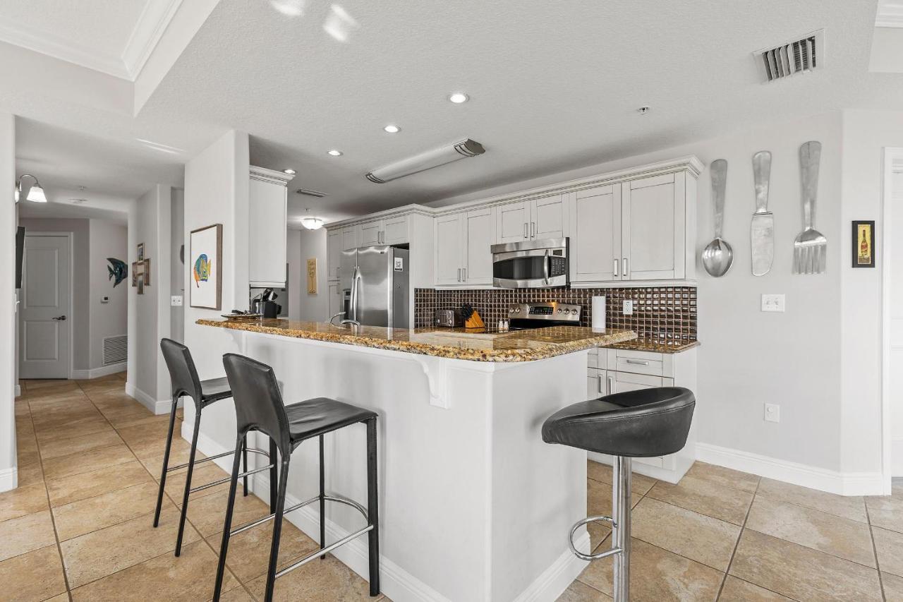 Wave Condominiums — photo 16