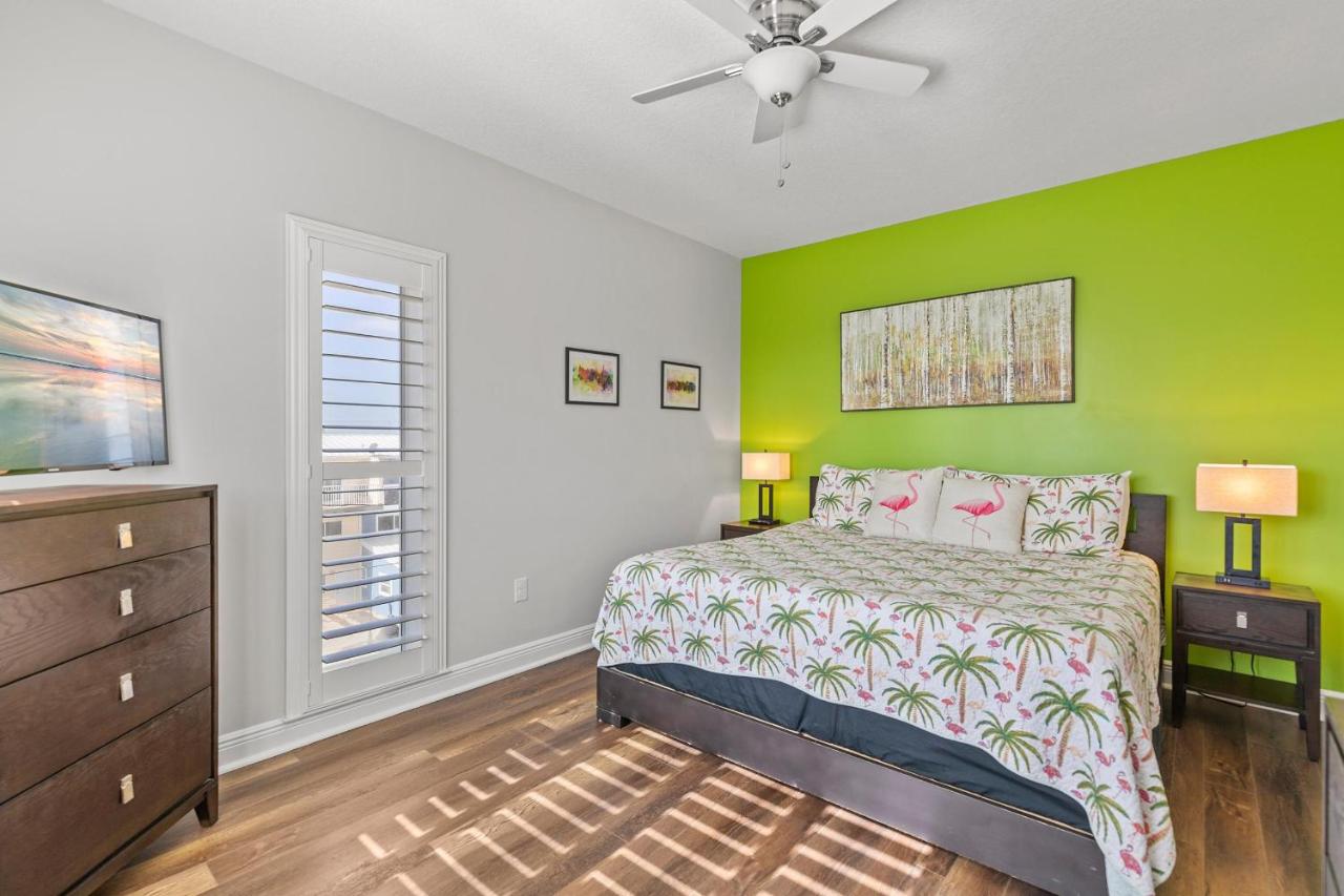 Wave Condominiums — photo 22