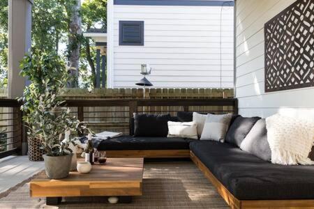 The Maple House - Huge Backyard & Mins to Broadway - 4