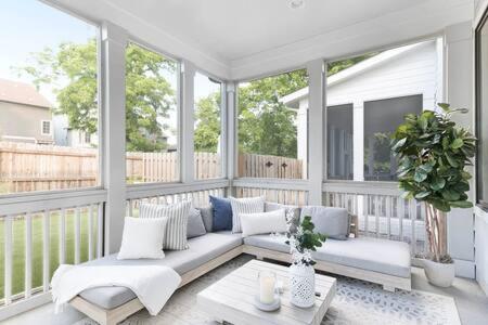 The Hadley House - Cozy Porch & Fenced in Backyard - 3