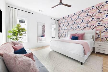 The Jolene Rooftop with Firepit Close to 12 South - 2