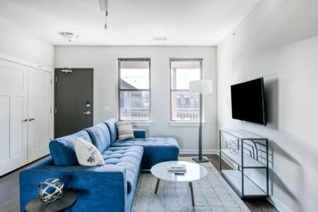 CozySuites Music Row Modern 1BR w/free parking! 32 - 3