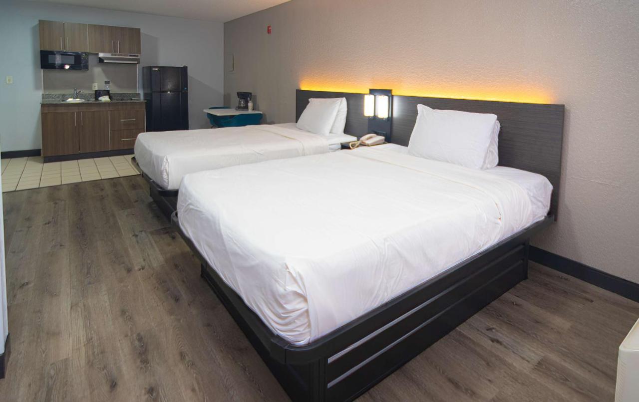 Image: Studio 6-West Palm Beach, FL