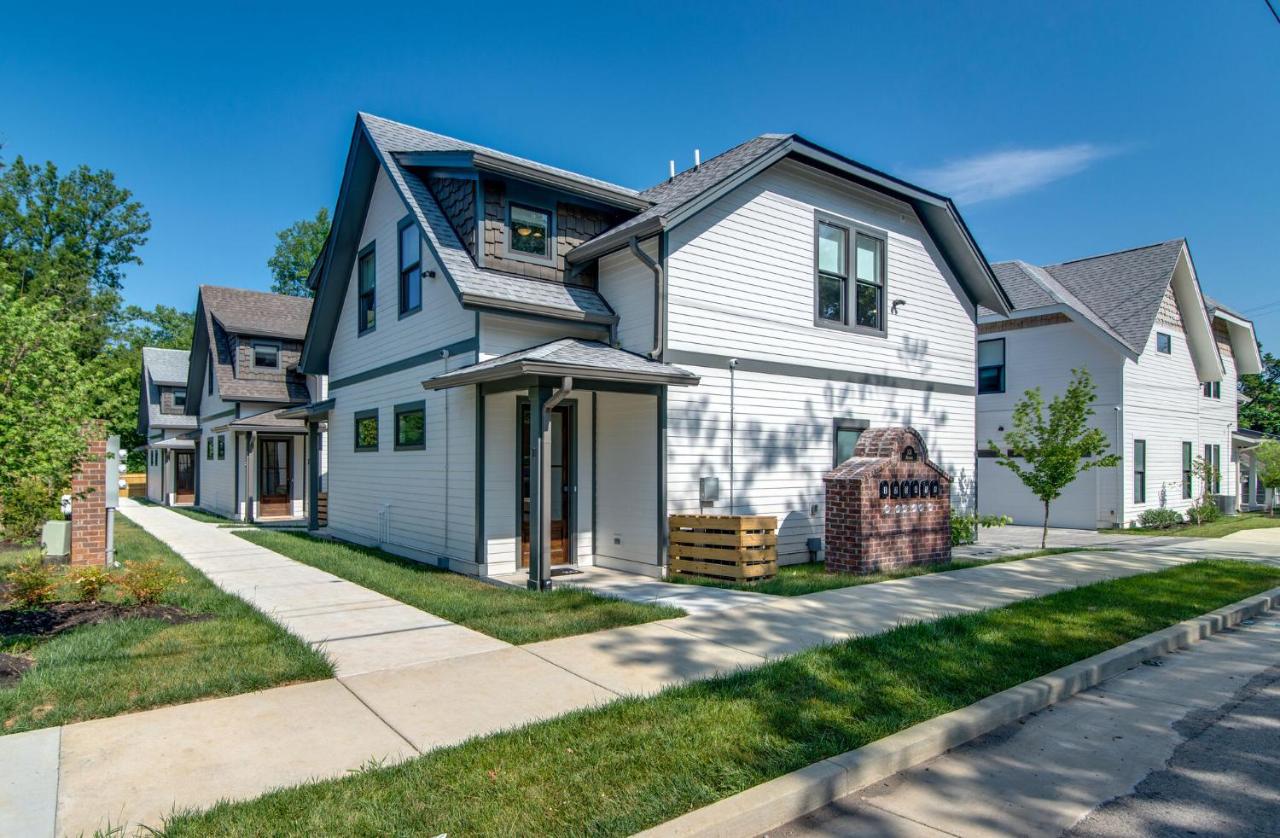 Modern East Nashville Gem, Walk to Local Favorites, Cozy Den, Workspace & Smart TVs, Fully Equipped Kitchen, Garage & Fast WiFi, Near Mas Tacos, Rosepepper & Five Points, 10 Min to Broadway & Nissan Stadium, 24 Hr Hospitality - 5