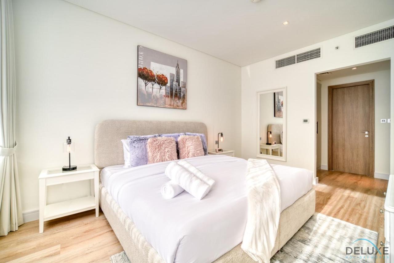 Special Offer Stylish 1BR with Scenic Views & Pool by Deluxe Holiday Homes - 2