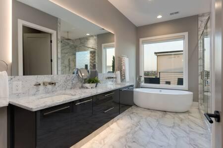 Modern Luxury Hot Tub Mini Golf Elevator Views - 3