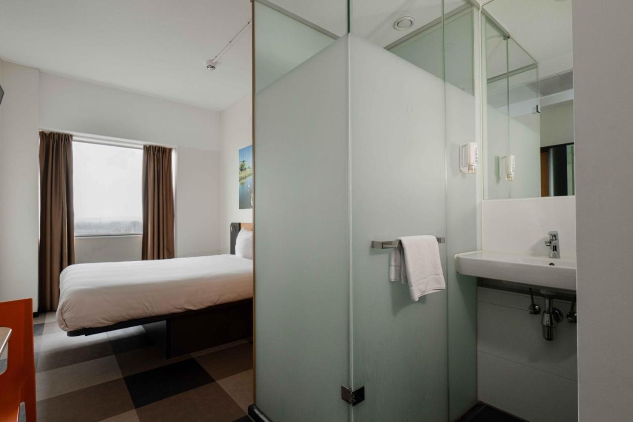 easyHotel Amsterdam Zaandam photo