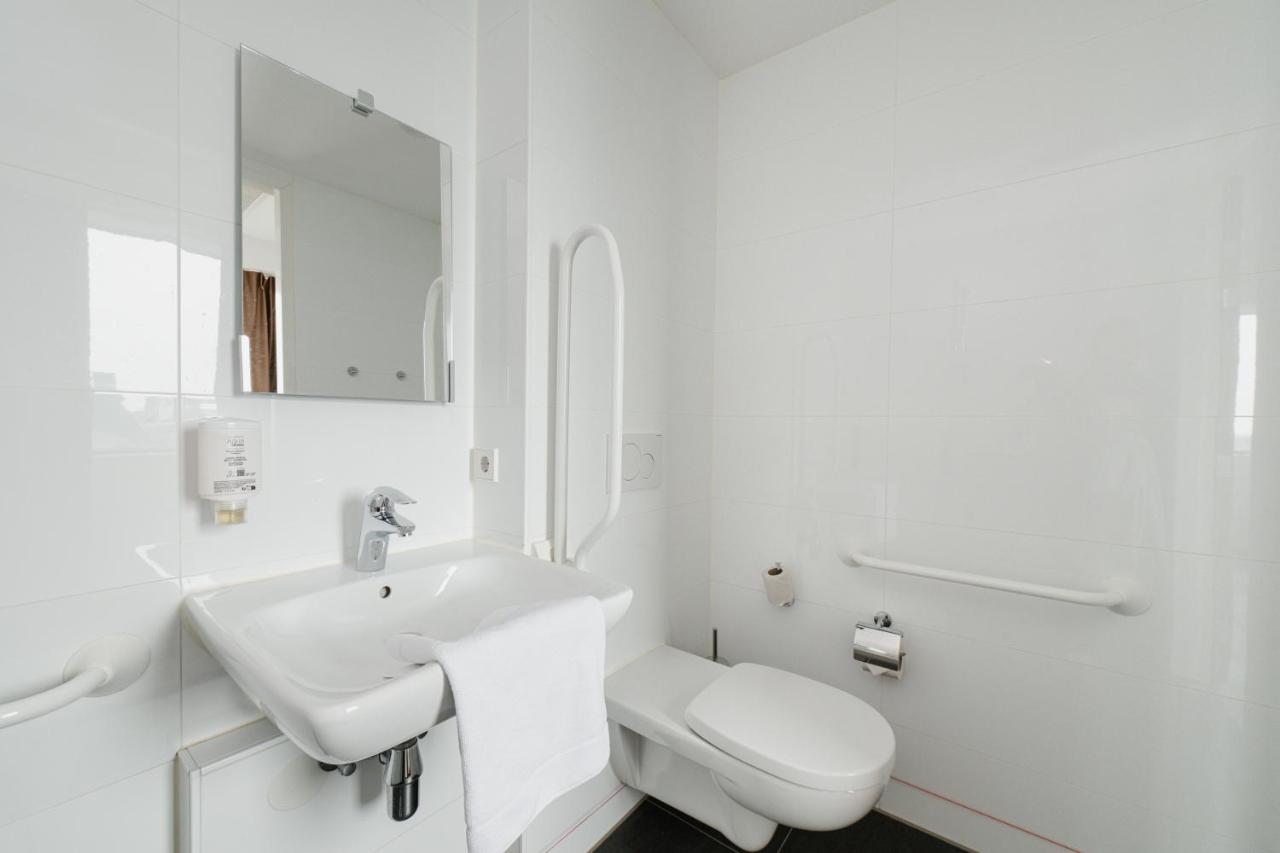 easyHotel Amsterdam Zaandam photo