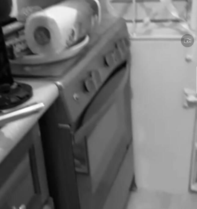 Eagles Nest Villa Studio AC TV WIFI Fan Luxury Modern - 5