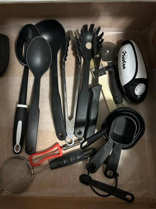 Eagles Nest Villa Studio AC TV WIFI Fan Luxury Modern - 2