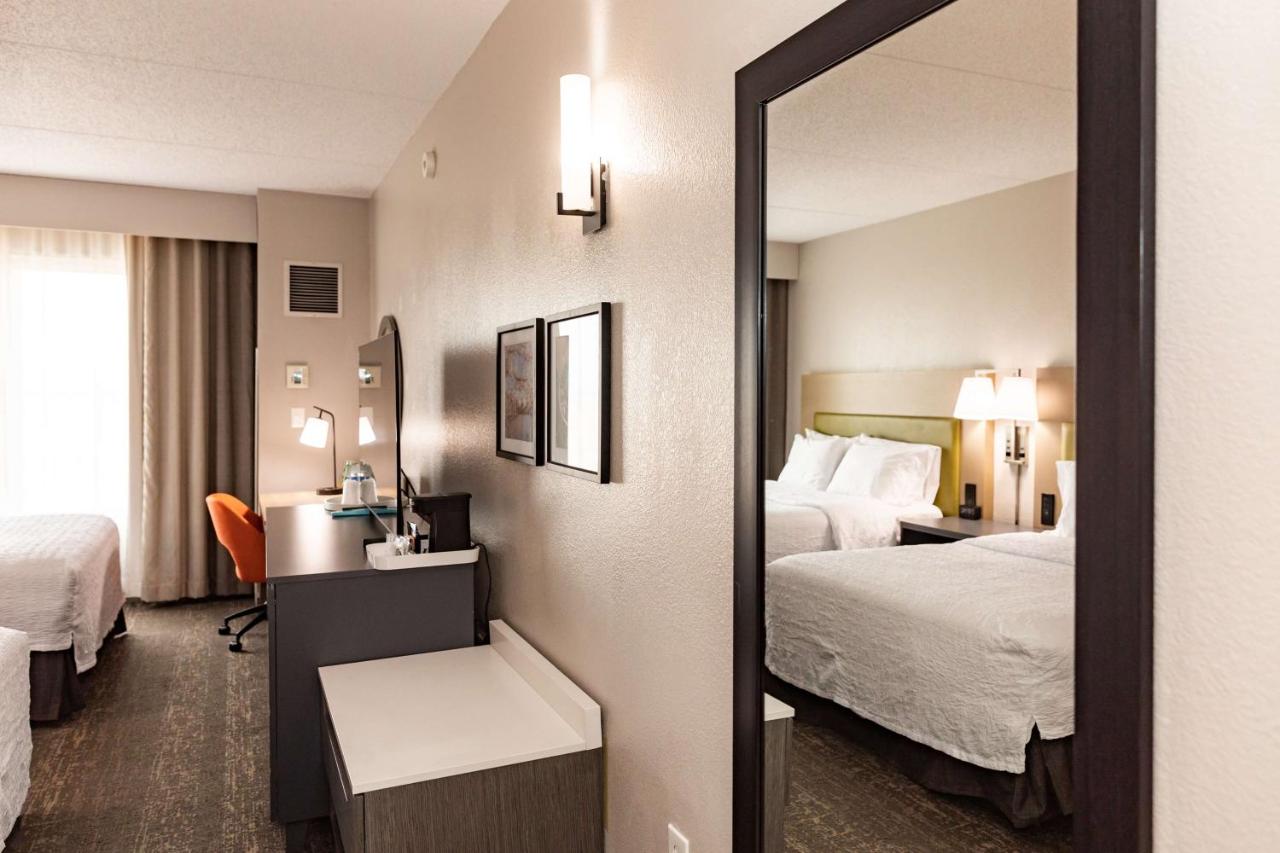 Airport Hotel Inn & Suites (EWR) — photo 6