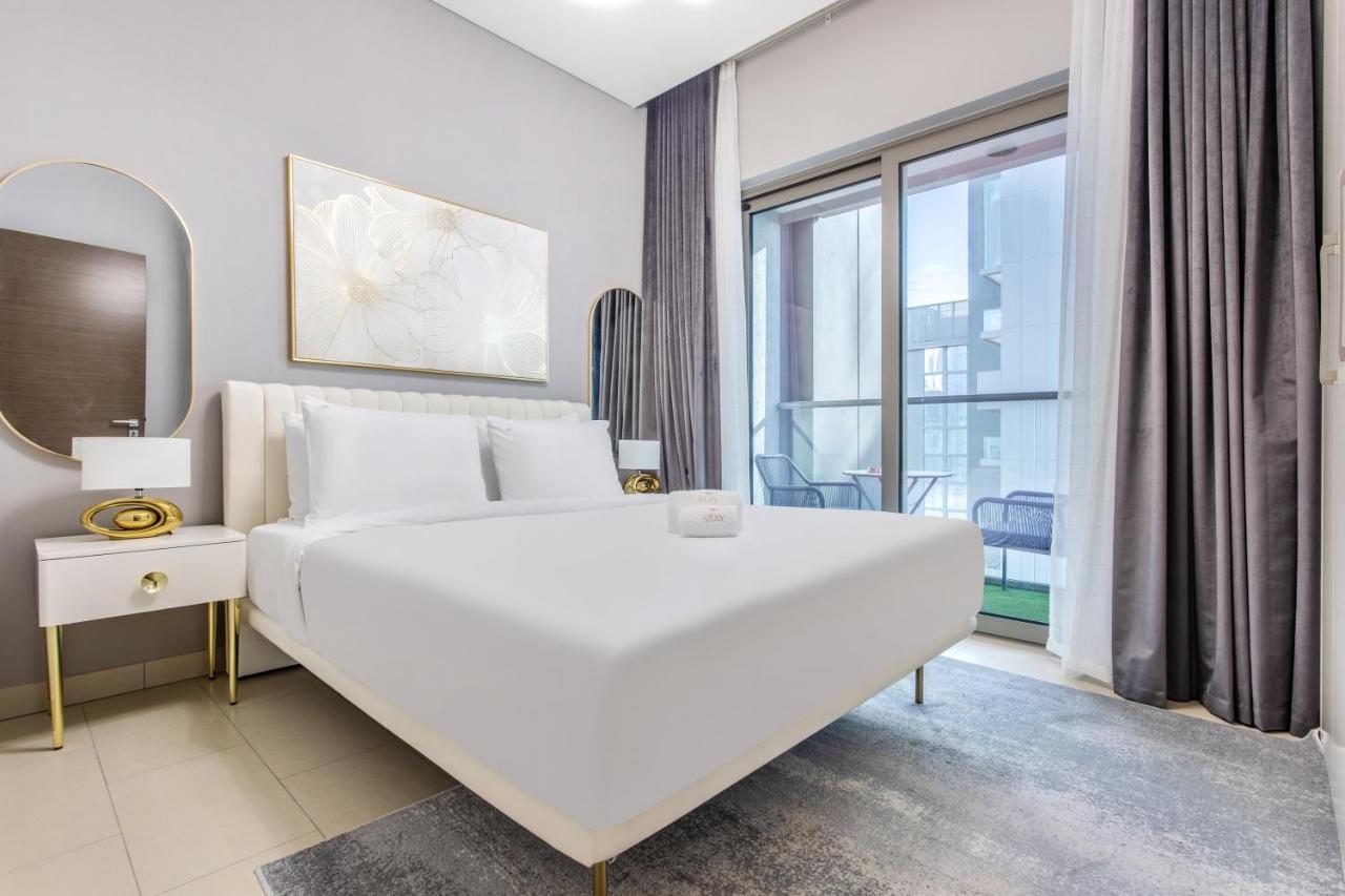 STAY BY LATINEM Luxury 1BR Holiday Home CVR A2403 near Burj Khalifa - 2