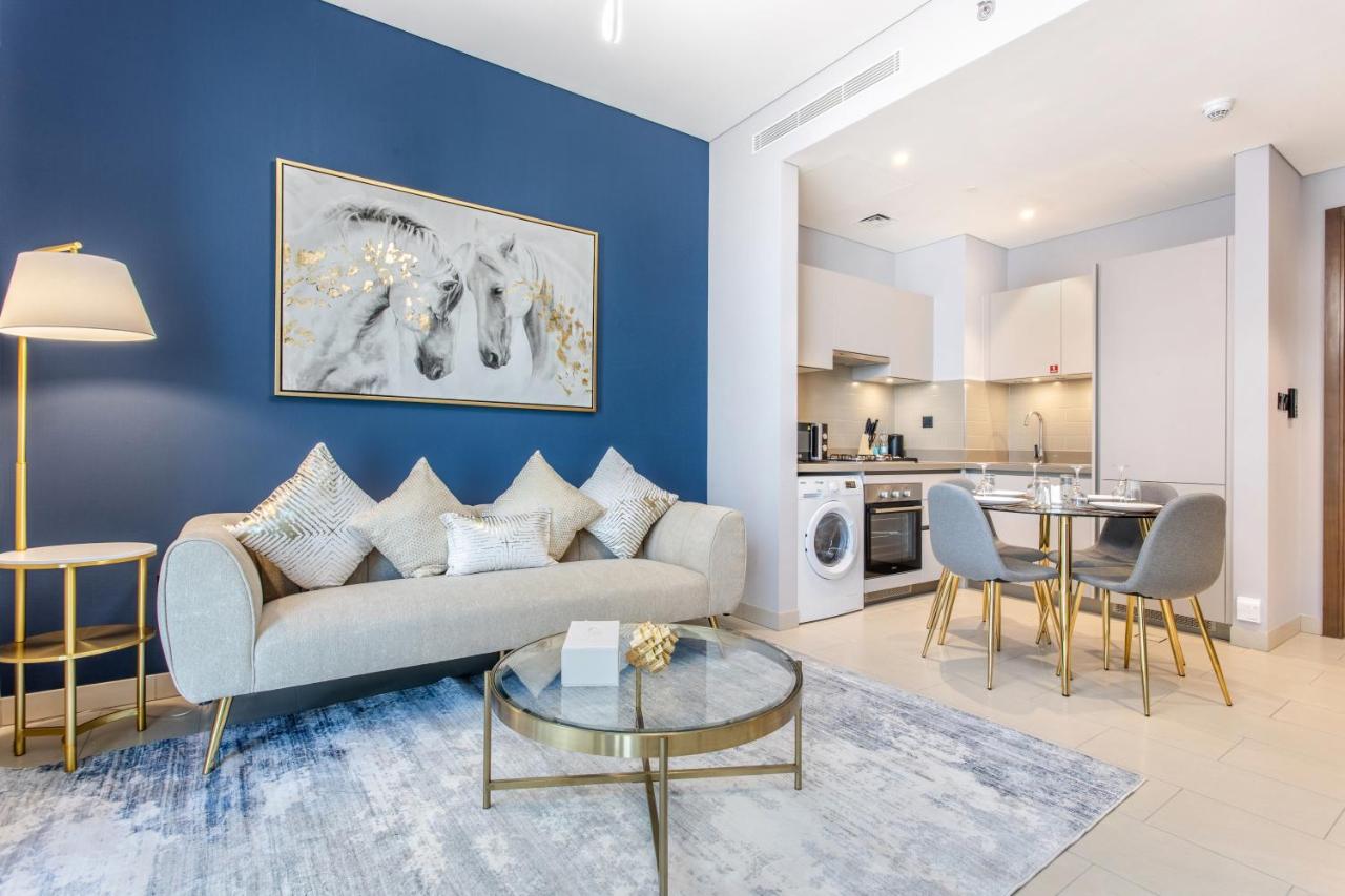 STAY BY LATINEM Luxury 1BR Holiday Home CVR A2403 near Burj Khalifa - 5