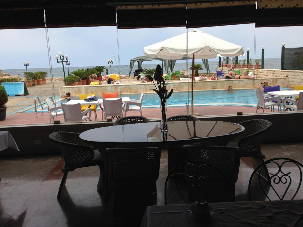 Holiday Suites Hotel & Beach Resort photo