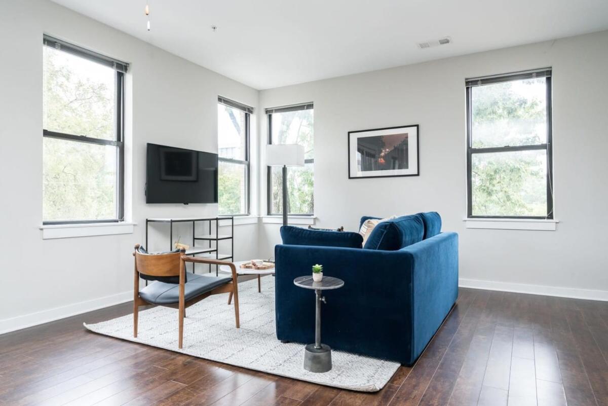 TWO CozySuites Stunning Music Row Condos with parking - 2