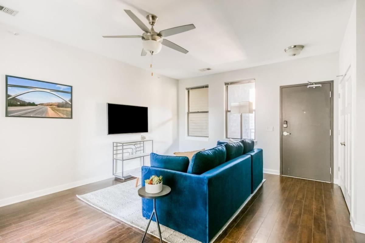 TWO CozySuites Spacious Music Row Condos with parking - 2