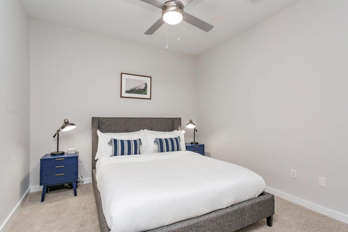 CozySuites TWO Astonishing Music Row Condos with parking - 4