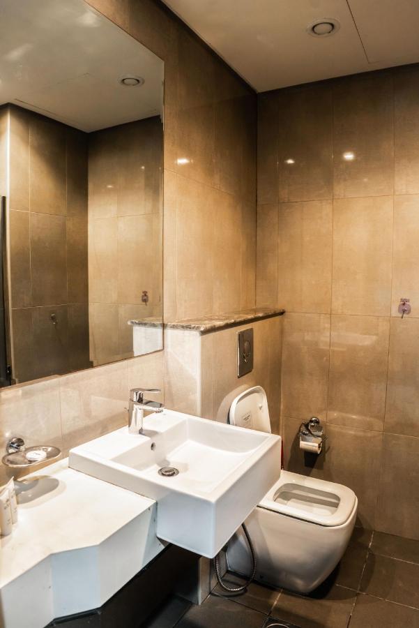 Perfect Studio Apartment Near to Metro Station - 3