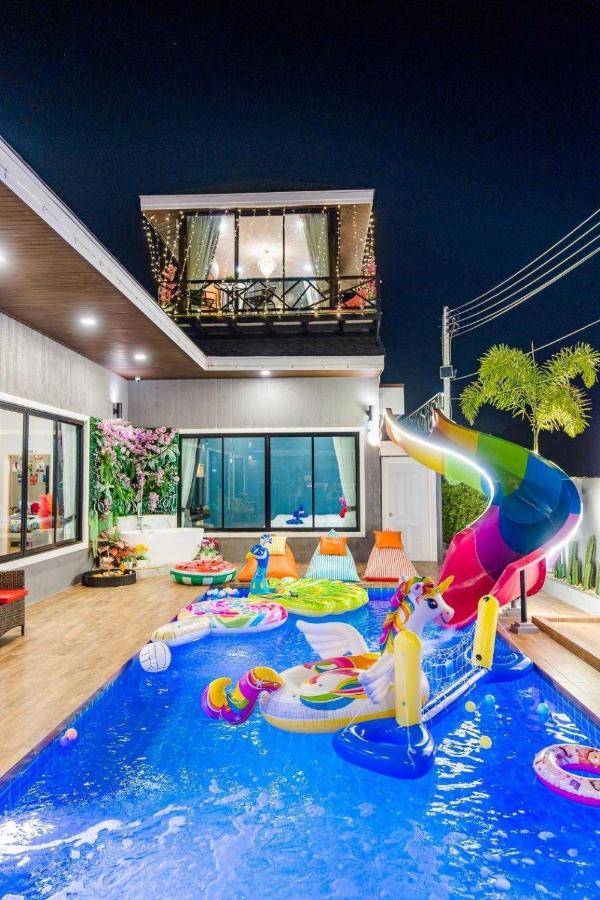 View of Sabaidee Pool Villa Cha-am